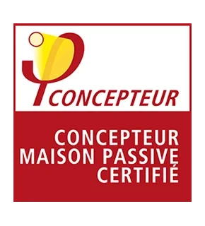 Logo ou pictogramme professionnel représentant la certification "Concepteur maison" ou "Concepteur" - utiliser un design épuré avec des symboles évoquant la conception de systèmes thermiques ou l'habitat (par exemple, une maison stylisée associée à des éléments de génie climatique, ou un dessin technique/schéma simplifié). Le style doit être cohérent avec des certifications officielles, sobre et reconnaissable.